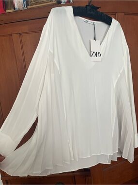 ZARA white pleated v-neck tunic top NWT Large